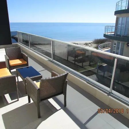 синият залив *